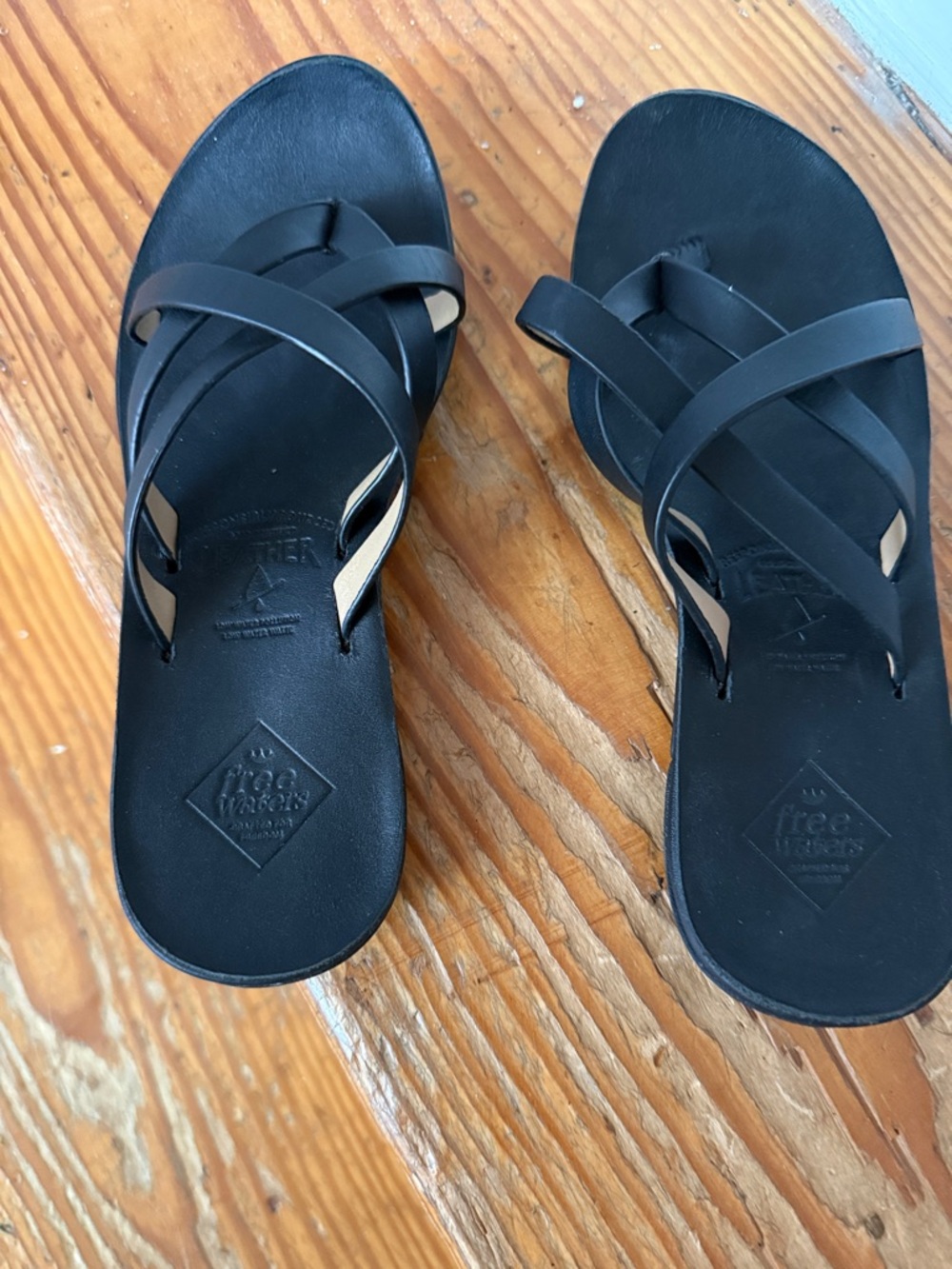 Freewaters Women's Black Cross-Strap Sandals
